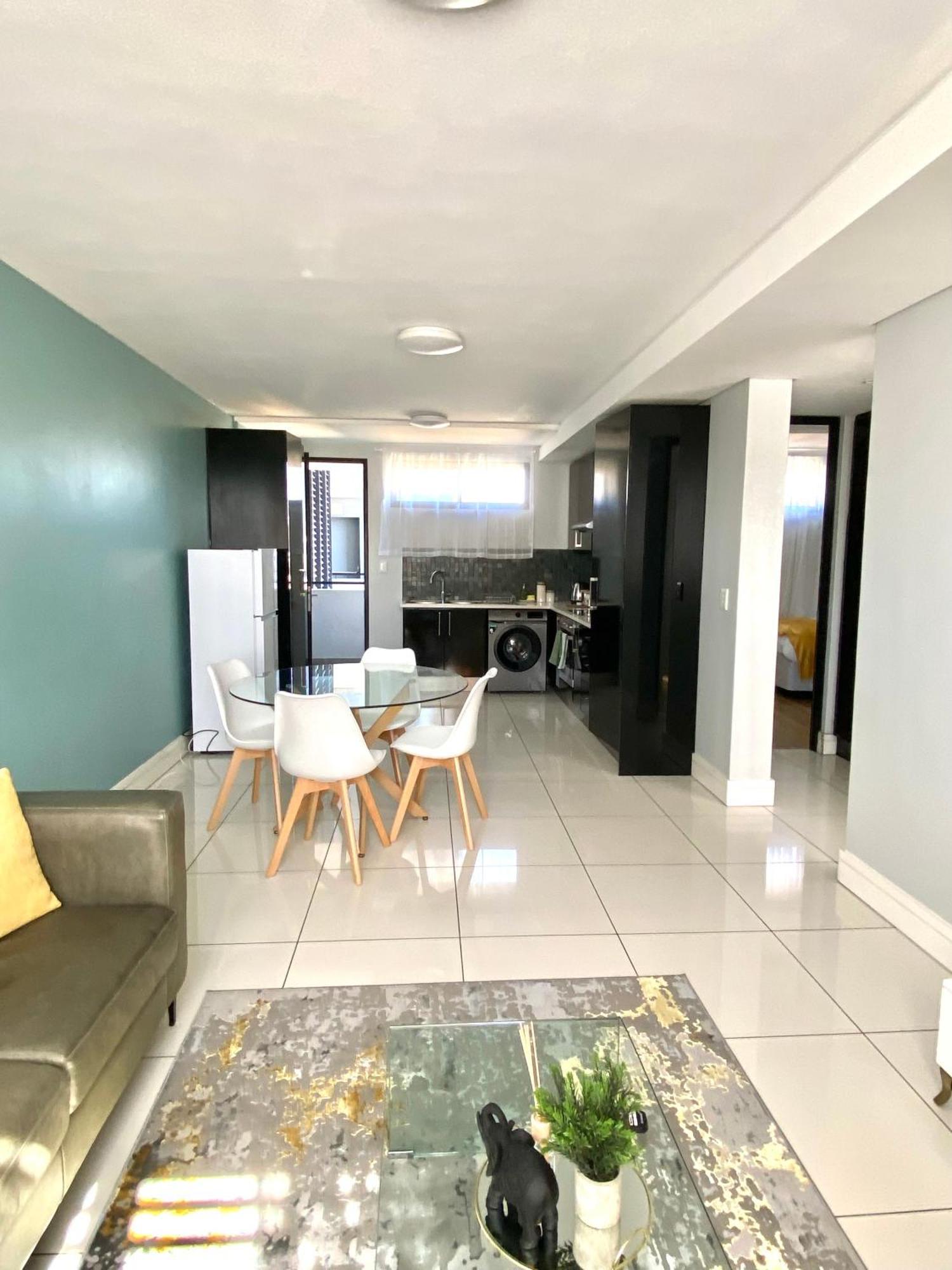 C&J City Centre Airbnb Apartment Windhoek Exterior photo